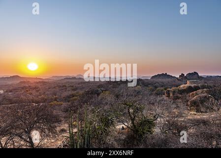 Schöner Sonnenaufgang im Matopos Nationalpark (Süd-Simbabwe) Stockfoto