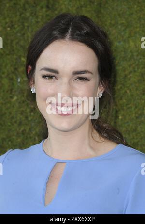 Elizabeth Henstridge beim 8. Jährlichen Veuve Clicquot Polo Classic, das am 14. Oktober im will Rogers State Historic Park in Pacific Palisades, USA, stattfand Stockfoto