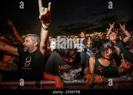 Porto, Portugal. August 2024. Soufly-Fans wurden während des Konzerts am 2. Tag des Musikfestivals Vilar de Mouros vom 21. Bis 24. August 2024 im Norden Portugals gesehen. (Foto: Diogo Baptista/SOPA Images/SIPA USA) Credit: SIPA USA/Alamy Live News Stockfoto