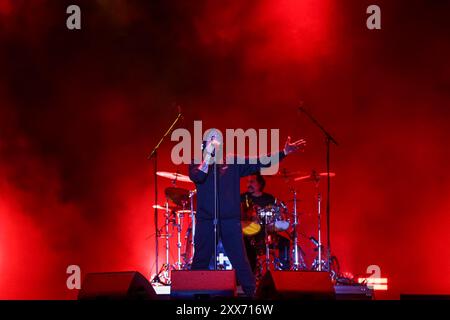 Porto, Portugal. August 2024. Ian Astbury, Leadsänger der englischen Rockband The Cult, tritt am 2. Tag des Musikfestivals Vilar de Mouros vom 21. Bis 24. August 2024 im Norden Portugals auf. Quelle: SOPA Images Limited/Alamy Live News Stockfoto