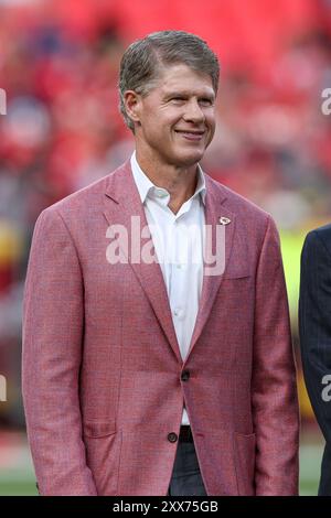 22. August 2024: Clark Hunt, Besitzer der Kansas City Chiefs, vor einem Spiel gegen die Chicago Bears im GEHA Field im Arrowhead Stadium in Kansas City, MO. David Smith/CSM Stockfoto