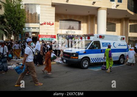 Mekka, Saudi-Arabien - 12. Juni 2024: Ein Krankenwagen, eine der medizinischen Einrichtungen in der Stadt Mekka für Muslime Pilger, die Hajj und umrah durchführen. Stockfoto