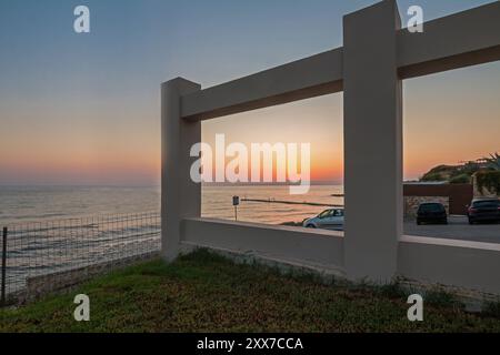 Fantastischer Sonnenaufgang auf der Insel Zakynhtos Stockfoto