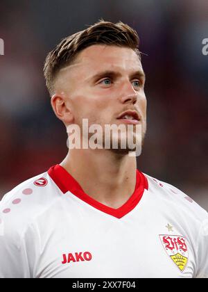 LEVERKUSEN - Ermedin Demirovic vom VfB Stuttgart. Während des DFL-Super-Cup-Spiels zwischen Bayer 04 Leverkusen und VfB Stuttgart am 17. August 2024 in der BayArena in Leverkusen. ANP | Hollandse Hoogte | BART STOUTJESDIJK Stockfoto