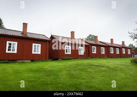 Die Kirchenstadt Lövånger ist eine Kirchenstadt aus dem 17. Jahrhundert in Lövånger, Gemeinde Skellefteå. Heute werden die Kirchenhütten als Jugendherbergen genutzt. Stockfoto