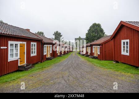 Die Kirchenstadt Lövånger ist eine Kirchenstadt aus dem 17. Jahrhundert in Lövånger, Gemeinde Skellefteå. Heute werden die Kirchenhütten als Jugendherbergen genutzt. Stockfoto