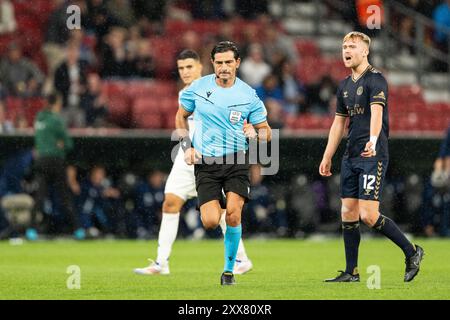 Kopenhagen, Dänemark. August 2024. Schiedsrichter Fabio Maresca war beim Qualifikationsspiel der UEFA Conference League zwischen dem FC Kopenhagen und Kilmarnock in Parken in Kopenhagen zu sehen. Quelle: Gonzales Photo/Alamy Live News Stockfoto