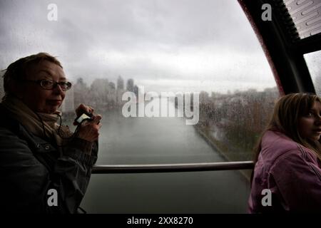 Roosevelt Island, ein Akronismus in New York, wurde in den letzten 35 Jahren vom Staat geführt. Jetzt öffnet sich das soziale Experiment für die Privatisierung. Stockfoto