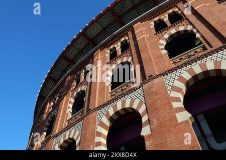 Stierkampfarena in Barcelona. Vollständiger Name auf Spanisch: Plaza de Toros de las Arenas. Es wurde 1900 eröffnet. Stockfoto