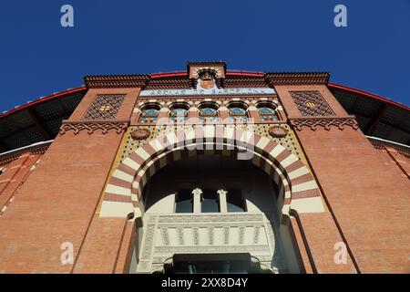 Stierkampfarena in Barcelona. Vollständiger Name auf Spanisch: Plaza de Toros de las Arenas. Es wurde 1900 eröffnet. Stockfoto