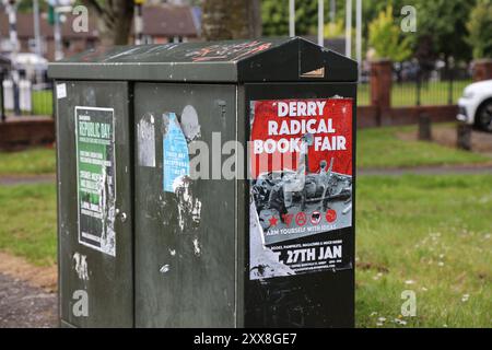 DERRY, Großbritannien - 24. JUNI 2024: Poster der Bewegung für radikale Unabhängigkeit, Nationalismus und Republikanismus in Derry (auch bekannt als Londonderry) in Nordirland. Stockfoto