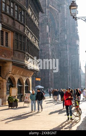 Frankreich, Unterrhein, Straßburg, Altstadt, UNESCO-Weltkulturerbe, Place de la cathédrale, Haus Kammerzell des XVe-XVIe und Kathedrale Notre-Dame Stockfoto