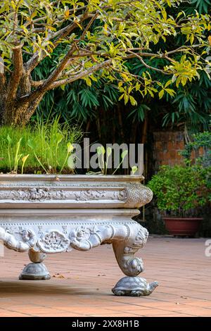 Vietnam, Hanoi, westlicher See, Kim Lien buddhistische Pagode oder goldene Lotuspagode, die in den letzten Jahren restauriert wurde, datiert auf die Lys-Dynastie von König Ly Than Tong Stockfoto