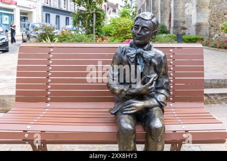 Frankreich, Eure-et-Loir (28), Illiers-Combray, Bronzeskulptur P'tit Loup, geschaffen vom Bildhauer Ybah Stockfoto