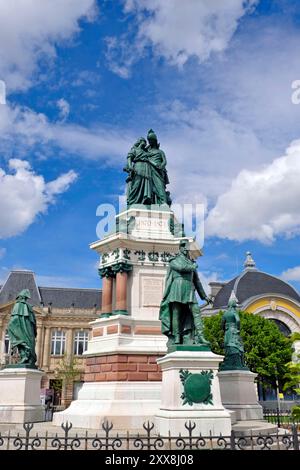 Frankreich, Territoire de Belfort, Belfort, Platz der Republik, Monument des Trois belagert von Auguste Bartholdi, nach Renovierung 2024 Oberst Denfert Rochereau Stockfoto