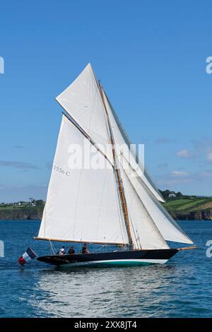 Frankreich, Finistere, Douarnenez, Maritime Festival 2024, Pen-Duick (Eric Tabarly's Boot) Stockfoto