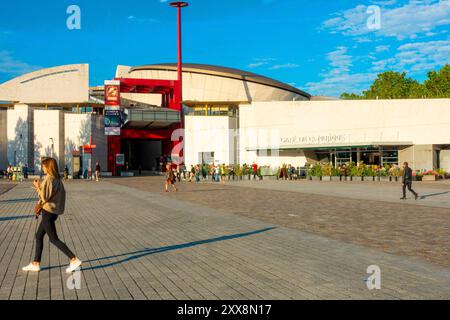 Frankreich, Paris, Parc de la Villette, Cafe de la Musique Stockfoto