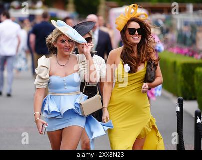 Rennfahrer am dritten Tag des Sky Bet Ebor Festivals auf der York Racecourse. Bilddatum: Freitag, 23. August 2024. Stockfoto