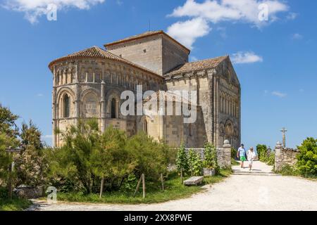 Frankreich, Charente-Maritime, Talmont-sur-Gironde, bezeichnet die schönsten Dörfer Frankreichs, romanische Kirche Sainte-Radegonde des 12. Jahrhunderts Stockfoto