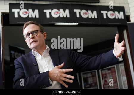 Schattensicherheitsminister Tom Tugendhat während eines Besuchs im Chatham Town Football Club in Kent, um die Bedeutung der Rückeroberung der Tory-Kernländer und seines Plans für die Vereinigung der Partei, den Wiederaufbau des Vertrauens mit der Öffentlichkeit und den Sieg im Jahr 2029 hervorzuheben. Bilddatum: Freitag, 23. August 2024. Stockfoto