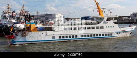 CUXHAVEN, DEUTSCHLAND - 15. AUGUST 2024: PASSAGIERSCHIFF WAPPEN VON CUXHAVEN. Ab 2021 wird das Schiff von der Reederei Cassen Eils für Touren von genutzt Stockfoto