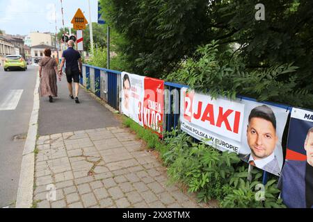 CIESZYN, POLEN – 30. MAI 2024: Wahlplakate von Prawo i Sprawiedliwosc-Kandidaten für die Europawahlen 2024 in Polen. Stockfoto