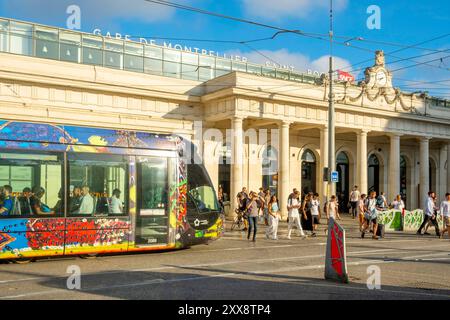 Frankreich, Herault, Montpellier, Bahnhof Montpellier Saint roch und Straßenbahn Stockfoto