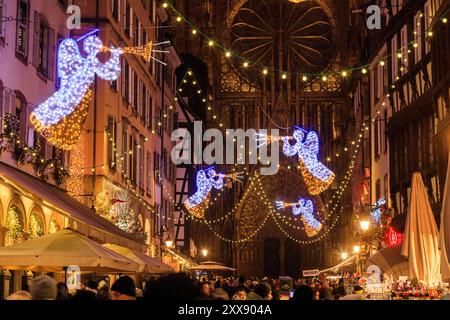Frankreich, Bas Rhin, Straßburg, Rue Merciere, Kathedrale Notre Dame de Straßburg, Weihnachtsdekoration von Blachere Illumination Stockfoto