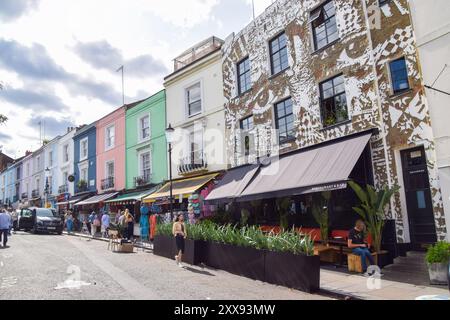 London, Großbritannien. August 2024. Allgemeiner Blick auf die Portobello Road vor dem Notting Hill Carnival, der am 25. Und 26. August stattfindet. Quelle: Vuk Valcic/Alamy Live News Stockfoto