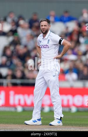 Emirates Old Trafford, Manchester, Großbritannien. August 2024. 1. Rothesay Cricket Test Match, Tag drei, England gegen Sri Lanka; Chris Woakes of England Credit: Action Plus Sports/Alamy Live News Stockfoto