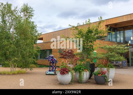 Eingangsgebäude für das RHS Garden Bridgewater, Großbritannien, eines der größten und spektakulärsten Gartenbauprojekte in Europa. Stockfoto