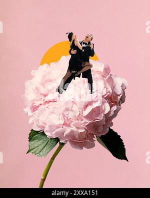 Paare in 1920er-Kleidung tanzt leidenschaftlich auf riesigen rosa Blume vor pastellfarbenem Hintergrund. Romantik und Vintage-Charme. Zeitgenössische Kunstcollage. Stockfoto