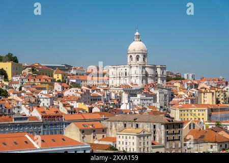 Die Kirche Santa Engrácia auf Einem Hügel in Lissabon, umbenannt in National Pantheon (Panteão Nacional), historisches Wahrzeichen von Lissabon Portugal. Stockfoto