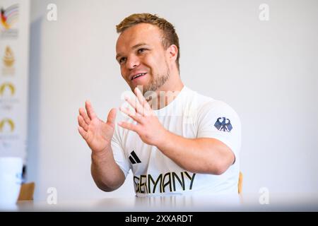 Stuttgart, Deutschland. August 2024. Para Athletics: Niko Kappels Medientag vor den Paralympischen Spielen in Paris 2024. Niko Kappel nimmt an einer Pressekonferenz Teil. Quelle: Tom Weller/dpa/Alamy Live News Stockfoto