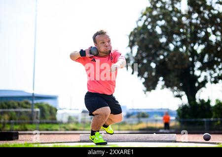 Stuttgart, Deutschland. August 2024. Para Athletics: Niko Kappels Medientag vor den Paralympischen Spielen in Paris 2024. Niko Kappel in Aktion während eines Trainings bei seinem Medientag vor den Paralympics in Paris 2024. Quelle: Tom Weller/dpa/Alamy Live News Stockfoto