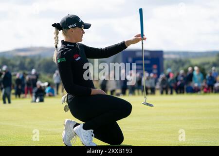 St Andrews, Schottland, Großbritannien. August 2024. Zweite Runde der AIG Women’s Open auf dem Old Course St Andrews. PIC; Charley Hull auf dem 9. Grün. Iain Masterton/Alamy Live News Stockfoto