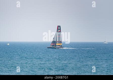 Turin, Turin, Italien. August 2024. Luna Rossa Prada Pirelli Team während der Vorläufe (Credit Image: © Matteo SECCI/ZUMA Press Wire) NUR REDAKTIONELLE VERWENDUNG! Nicht für kommerzielle ZWECKE! Stockfoto