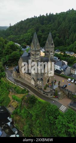 Drohnenfoto Heilige Côme et Damien Kirche Clervaux Luxemburg europa Stockfoto