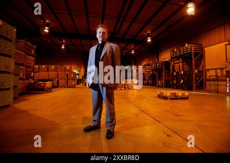 Arbeiter werden bei Flexible Rubber Infusion Molding entlassen, da das Unternehmen Schwierigkeiten hat, ihre Auftragsbücher zu füllen. Stockfoto