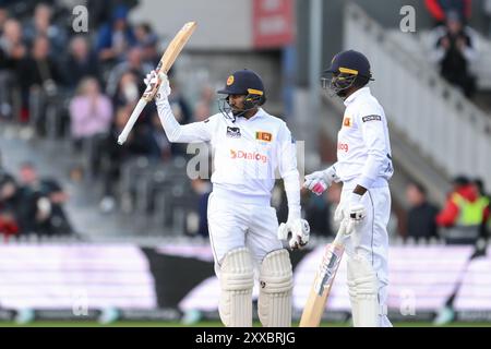 Manchester, Großbritannien. August 2024. Kamindu Mendis aus Sri Lanka erreicht sein halbes Jahrhundert während des 1. Rothesay Test Match Day 3 in Old Trafford, Manchester, Vereinigtes Königreich, 23. August 2024 (Foto: Craig Thomas/News Images) in Manchester, Vereinigtes Königreich am 23. August 2024. (Foto: Craig Thomas/News Images/SIPA USA) Credit: SIPA USA/Alamy Live News Stockfoto