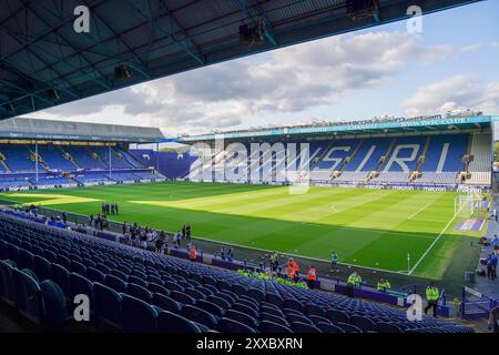 Sheffield, Großbritannien. August 2024. Allgemeine Ansicht im Inneren des Stadions während des Sheffield Wednesday FC gegen Leeds United FC SKY Bet EFL Championship Match im Hillsborough Stadium, Sheffield, England, Großbritannien am 23. August 2024 Credit: Every Second Media/Alamy Live News Stockfoto