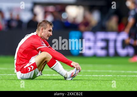 Emmen, Niederlande. August 2024. EMMEN, NIEDERLANDE - 23. AUGUST: Torben Rhein vom FC Emmen ist beim niederländischen Keuken Kampioen Divisie Spiel zwischen dem FC Emmen und Helmond Sport am 23. August 2024 in de Oude Meerdijk enttäuscht. (Foto: Pieter van der Woude/Orange Pictures) Credit: Orange Pics BV/Alamy Live News Stockfoto