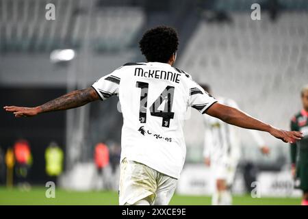 Torino, Italien. Februar 2021. Foto Marco Alpozzi/LaPresse 22 Febbraio 2021 Turin, Italia Sport calcio Juventus vs Crotone - Campionato di calcio Serie A TIM 2020/2021 - Allianz Stadion Nella Foto: Weston McKennie (Juventus F.C.);esulta dopo il gol Foto Marco Alpozzi/LaPresse 22. Februar 2021 Turin, Italien Sport Fußball Juventus vs Crotone - italienische Fußball League A TIM 2020/2021 - Allianz Stadion im Bild: Juventus Live News: Weston F.C. Stockfoto