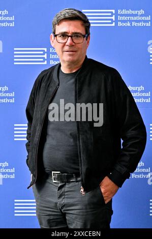 Edinburgh, Schottland, Großbritannien. August 2024. Edinburgh International Book Festival: Andy Burnham, Bürgermeister von Greater Manchester bei der offiziellen Fotokonferenz. Quelle: Craig Brown/Alamy Live News Stockfoto