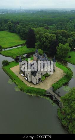 Drohnenfoto Schloss Marnix de Sainte-Aldegonde belgien europa Stockfoto