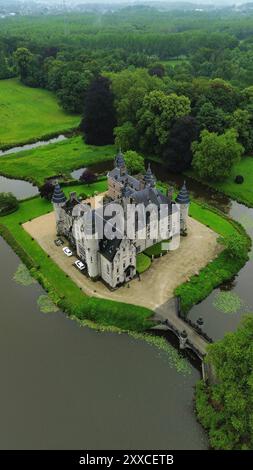 Drohnenfoto Schloss Marnix de Sainte-Aldegonde belgien europa Stockfoto