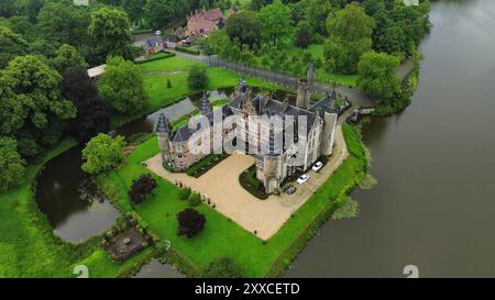 Drohnenfoto Schloss Marnix de Sainte-Aldegonde belgien europa Stockfoto