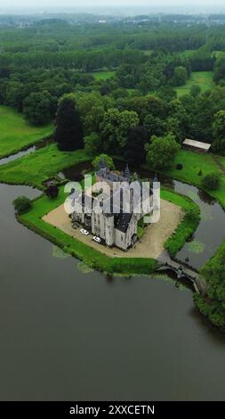 Drohnenfoto Schloss Marnix de Sainte-Aldegonde belgien europa Stockfoto