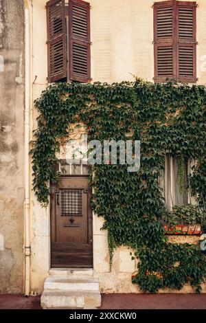 Cannes, Frankreich - 1. August 2024: Altstadt von Cannes an der französischen Riviera Stockfoto