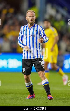 Sheffield, Großbritannien. August 2024. Sheffield Wednesday Mittelfeldspieler Barry Bannan (10) während des Sheffield Wednesday FC gegen Leeds United FC SKY Bet EFL Championship Matches im Hillsborough Stadium, Sheffield, England, Großbritannien am 23. August 2024 Credit: Every Second Media/Alamy Live News Stockfoto